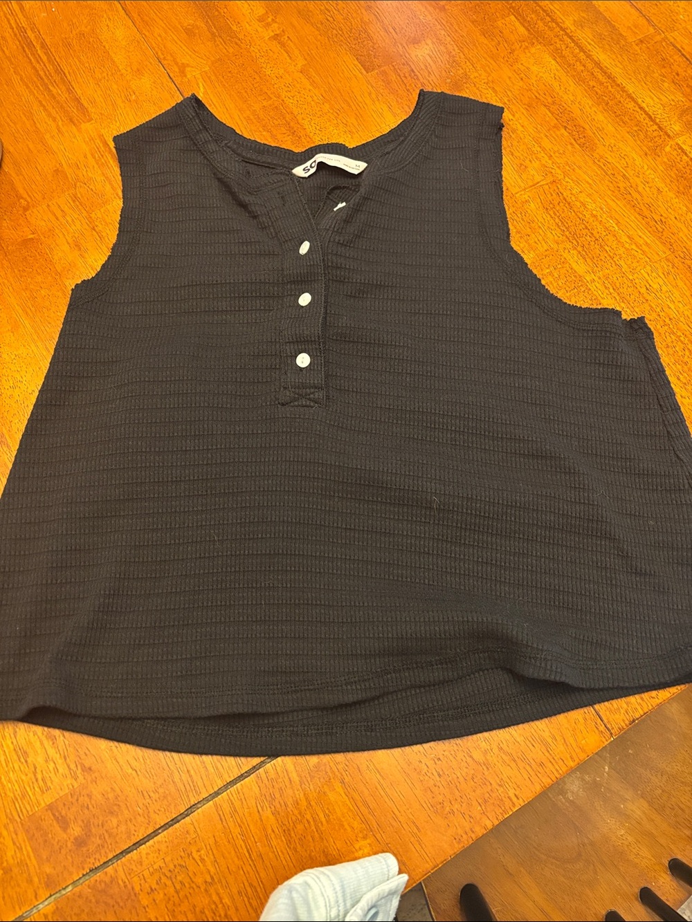Women’s crop tank top